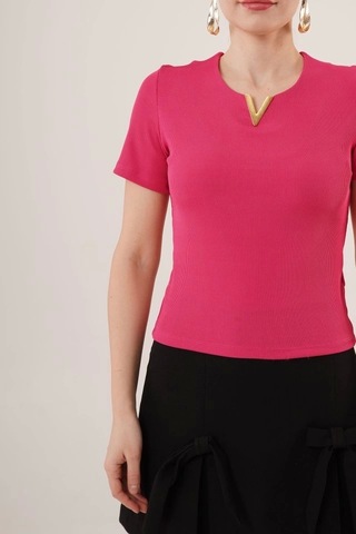 Kısa Kollu Yaka Detaylı Kaşkorse Fuşya Bluz Fuşya