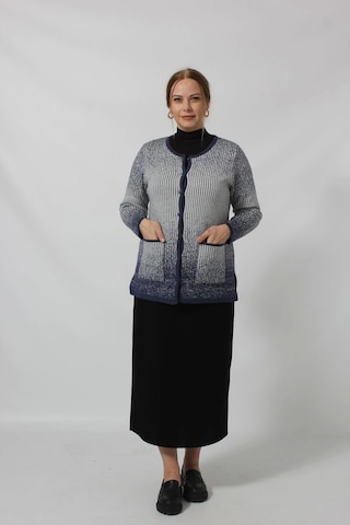 Moda Berray Y0664 Kadın Siyah-krem Kareli Desenli Düğmeli Cepli Mevsimlik Anne Hırkası Mavi-beyaz Mavi - Beyaz