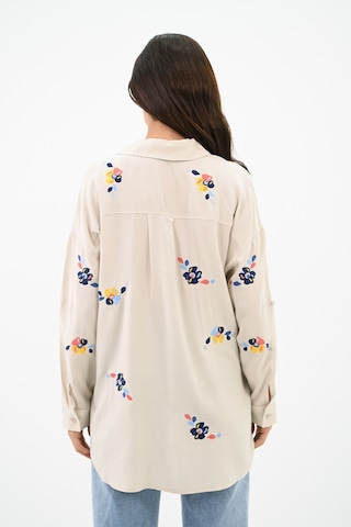 Koza Butik Kadın Nakış İşlemeli Oversize Gömlek 1735-24 001
