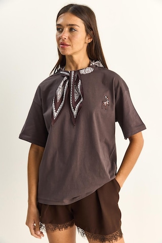 Shade Kadın Ceylan Nakışlı Fularlı Basic Salaş T-shirt 7517 60283977 - Kakao Çok Renkli