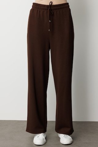 Mizalle Beli Lastikli Yumuşak Dokulu Kahverengi Jogger Panton Kahverengi