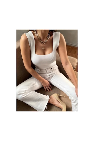 Pazarız Beyaz Kare Yaka Atlet Triko Bluz Crop S / M / L Beden Uyumlu Beyaz