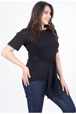 Önü Kuşaklı Tişört