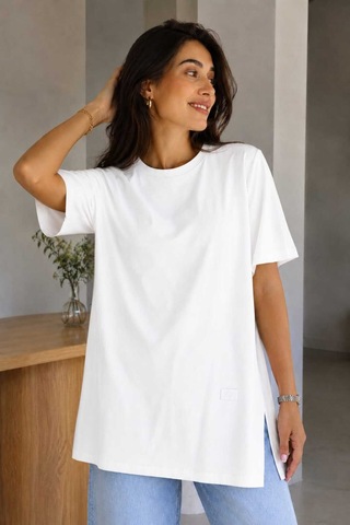 Tenra Kadın Basic Oversize Tişört Bisiklet Yaka Uzun Boy Yırtmaçlı Lazer Kesim %100 Pamuk Beyaz