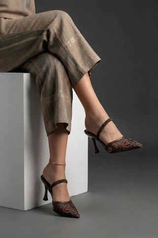 Fox Shoes Y752276315 Kahverengi File Boncuk İşlemeli İnce Topuklu Kadın Ayakkabı