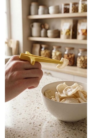 4'lü Parmak Arası Cips Tutucu Chopstick - Klavye Mouse Kirletmeyen Aparat Sarı 4'lü Parmak Arası Cips Tutucu Chopstick - Klavye Mouse Kirletmeyen Aparat Sarı
