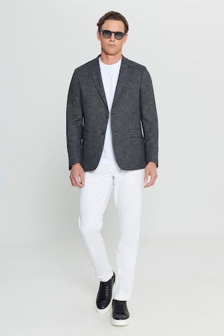 AC&Co / Altınyıldız Classics Erkek Sıyah Regular Fit Normal Kesim Kırlangıç Yaka Flamlı Kapak Cepli Blazer Ceket Siyah