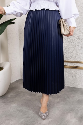 Hira Life Fashion Kadın Tesettür Giyim Ve Deri Görünümlü Beli Lastik Detayı İle Piliseli Uzun Etek Lacivert Lacivert