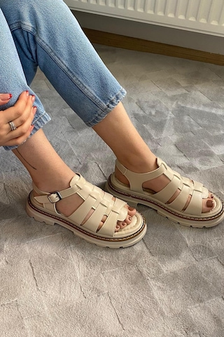 Preshley Kadın Desma Bej Kafes Model Vardola Deyatlı Kalın Taban Ortopedik Sandalet K-140
