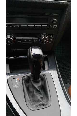 BMW E90 E92 E93 E87 E84 Vites Orta Kaplaması Siyah