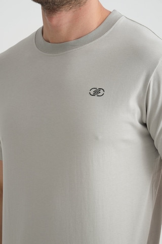 Shooter Sportwear Shooter Erkek T-shirt Nefes Alabilen Esnek Pamuklu Kumaş Regular Kalıp Minimal Logolu Gri
