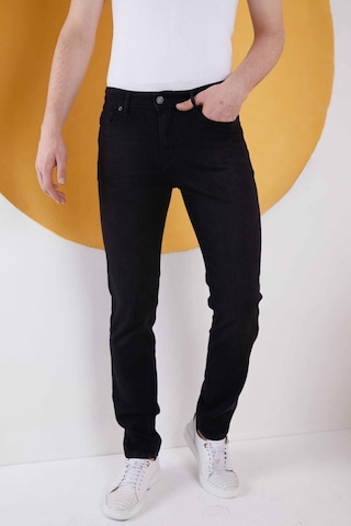 Erkek Siyah Düz Klasik Rahat Kesim Regular Fit Likralı Kot Pantolon Siyah Erkek Siyah Düz Klasik Rahat Kesim Regular Fit Likralı Kot Pantolon Siyah