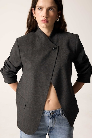 Defacto Ekose Desenli Asimetrik Hakim Yaka Blazer Ceket I2913ax26aubn601 Kahve-bn601