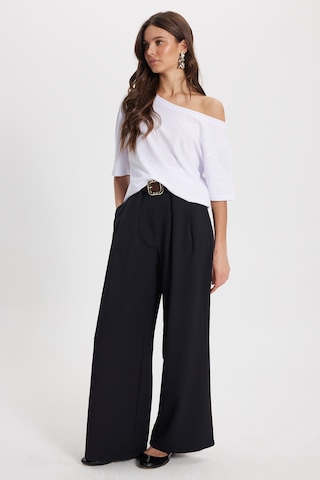 Tudors Kadın Slim Fit Dar Kesim %100 Pamuk Kayık Yaka Kısa Kollu Beyaz Tişört-50839