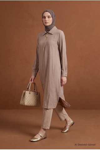 Armine Trend Fermuar Detaylı Yakalı Uzun Tunik Yan Düğme Detaylı Rahat Kesim Tesettür Tunik 111 Cm Boy Vizon 26yt447