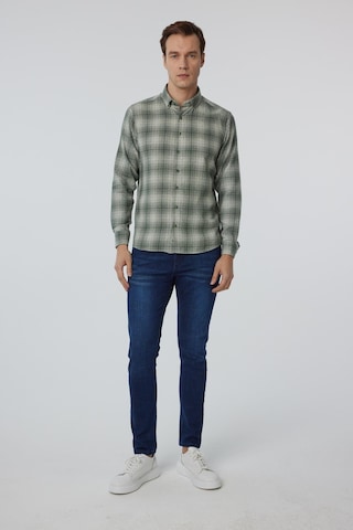 Süvari Koyu Yeşil Slim Fit Düz Düğmeli Yaka Gömlek