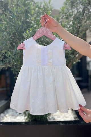 Dantel Detaylı Kız Çocuk Bebek Beyaz Fisto Pamuk Elbise 001