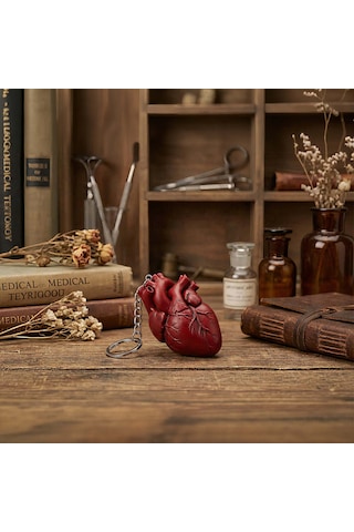 Anatomik Kalp Tasarım Anahtarlık Kırmızı