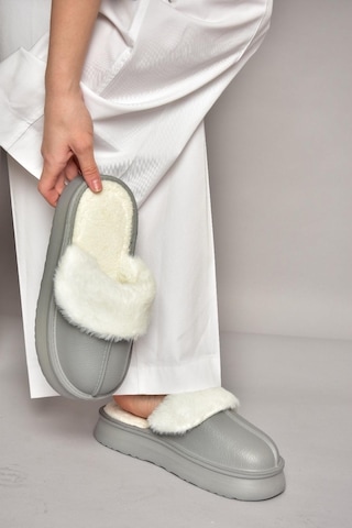 Fox Shoes T918264209 Gri İçi Peluş Kadın Terlik Gri