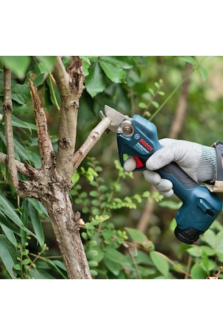 Bosch Pro Pruner 12 V 2 Ah Çift Akülü Dal Budama Makası +  Bosch Taşıma Çantası