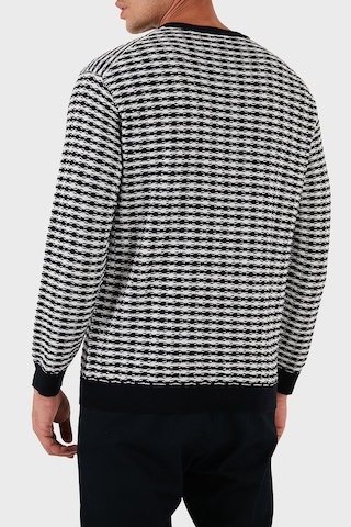 Emporio Armani Erkek Kazak Em003830 Af19833 F0015 Beyaz-lacivert Beyaz-lacivert