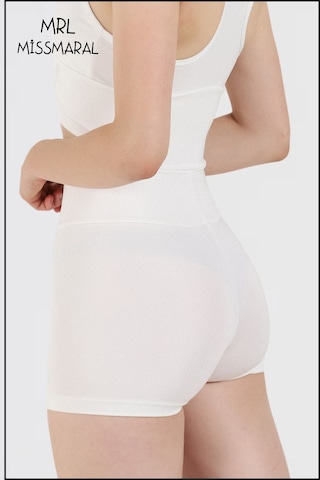 Kadın Ekru Comfort Fit Yüksek Bel Toparlayıcı Mini Şort Boxer Likralı Kumaş Havuz Deniz Spor Ekru