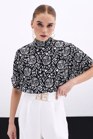 Sateen Kısa Kol Desenli Bluz - Siyah-135898 Siyah