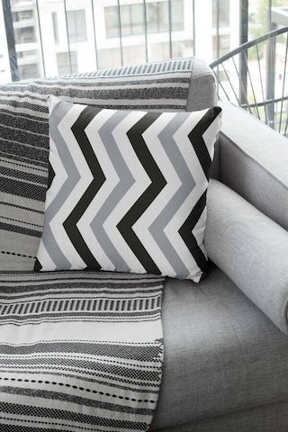 Gri Zigzag Desenli Çift Taraflı Yastık Kırlent Kılıfı Krl305n11