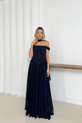 Düşük Omuz Eteği Şifon Uzun Lacivert Abiye Lacivert