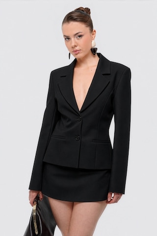 Thalure Kadın Siyah Vücuda Oturan Kısa Klasik Blazer