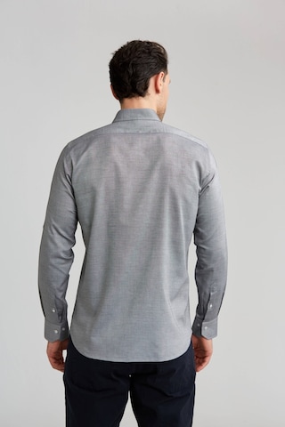 Bisse Paşa Yaka Düğmeli Regular Fit Uk Gömlek Gri Gmok3ps22400001 D55 Gri