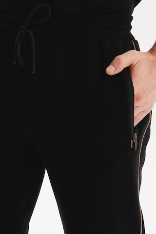 AR-MA Arma Erkek Örme 3 İplik Kumaş Dar Paça Eşofman Altı Regular Fit Lastikli Bel %70 Pamuk %30 Polyester K30174681602 Siyah