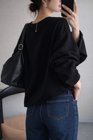 Oversize Kesim Bisiklet Yaka Uzun Kollu Sweatshirt Siyah