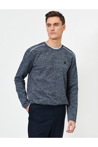 Koton Bisiklet Yaka Logo Detaylı Omzu Çizgili Slim Fit Kazak Lacivert 0yam91584gk
