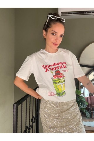 Ali Butik Ekru Strawberry Matcha Baskılı Tişört