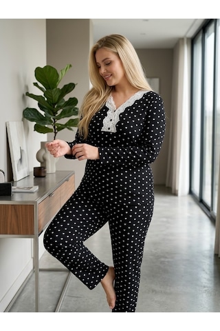 Kadın Büyük Beden Uzun Kollu Desenli Dantel Detaylı Kaşkorse Kumaş Pijama Takımı Siyah Beyaz