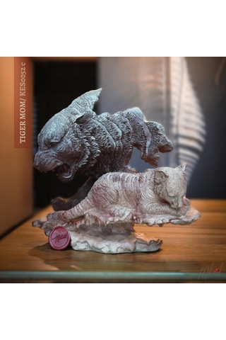 Kaplan Annesinin Ve Yavrusunun Korumasını Simgeleyen El Yapım