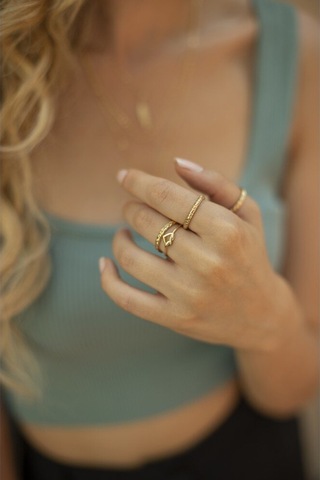 Diamond Line - Gülaylar - Sarı Altın 8 Ayar Kalp Yüzük