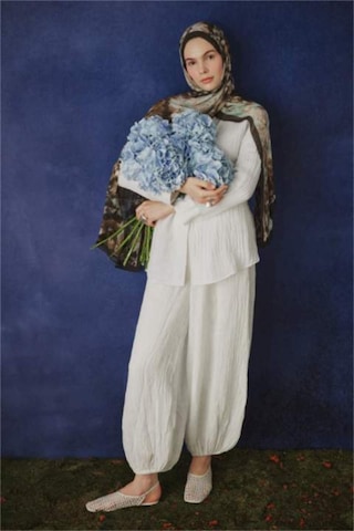 Defacto Fresh Scarfs X Defacto Shadow Floral Viskon Şal I1753ax26smbk27 Siyah-bk27