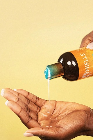 Mielle Mango & Tulsi Besleyici Şampuan 355ml Tüm Saçlar