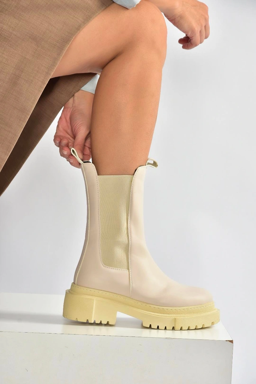 Fox Shoes V652549009 Bej Kalın Tabanlı Lastik Detaylı Kadın Bot Bej-suni Deri