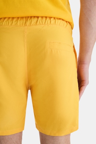 Ucla Perkıns Sarı Deniz Şort Nakışlı Standard Fit Erkek Deniz Şort Sarı