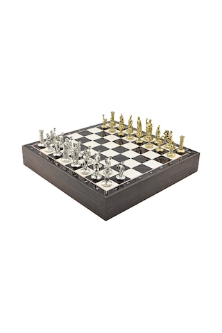 Gifthome Orta Boy Metal Roma İmparatorluğu Satranç Takımı Parlak Ve Ceviz Desenli Sandıklı Mdf Tahtası 36x36x6 Cm.