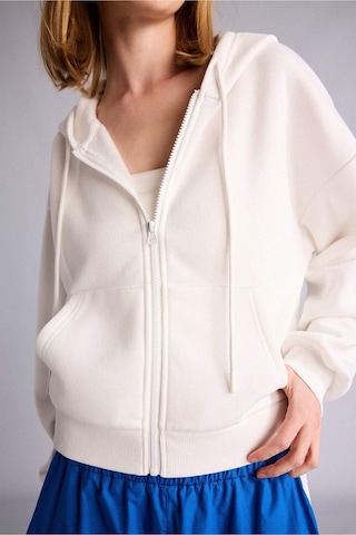 Defacto Cropped Fit Kapüşonlu Kalın Fermuarlı Sweatshirt Z7069az26auwt32 Beyaz-wt32