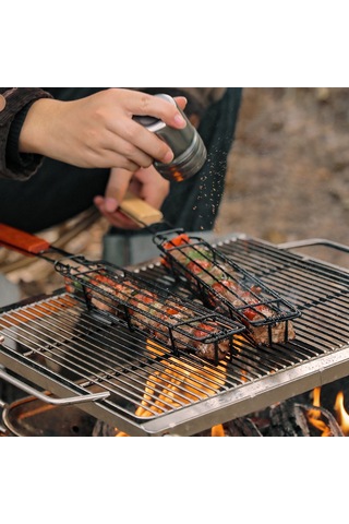 Leezsing Kırmızı Ahşap Saplı Çelik Izgara Sepeti - Bbq Misket/hot Dog Pişirme Aleti, Yemekleri Eşit Isıtma Ve Döndürme Kolaylığı Sağlar Kırmızı
