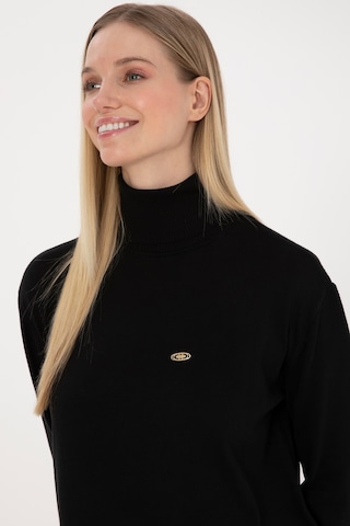 U.S. Polo Assn. Kadın Siyah Basic Boğazlı Kazak 50307742-VR046