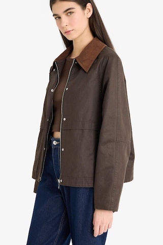 Defacto Su Geçirmez Relax Fit Kontrast Yaka Fermuarlı Mont E8623ax25aubn530 Kahve