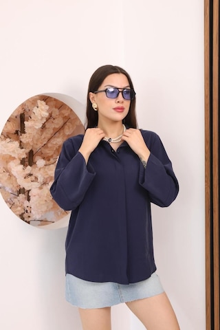 Kadın Slim Fit Dar Kesim Vücuda Oturan Uzun Kollu Koyu Mavi Gömlek