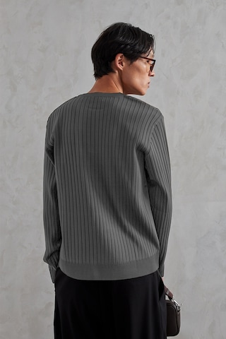 Erkek Fitilli Henley Yaka Düğmeli Triko Kazak Koyu Füme
