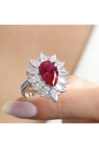 Mia Vento Effective Diamond Londra Tutkusu Sentetik Yakut Taşlı Gümüş Yüzük